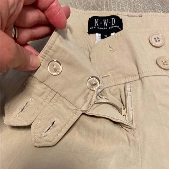 Women's Tan Capris - Picture 3 of 9